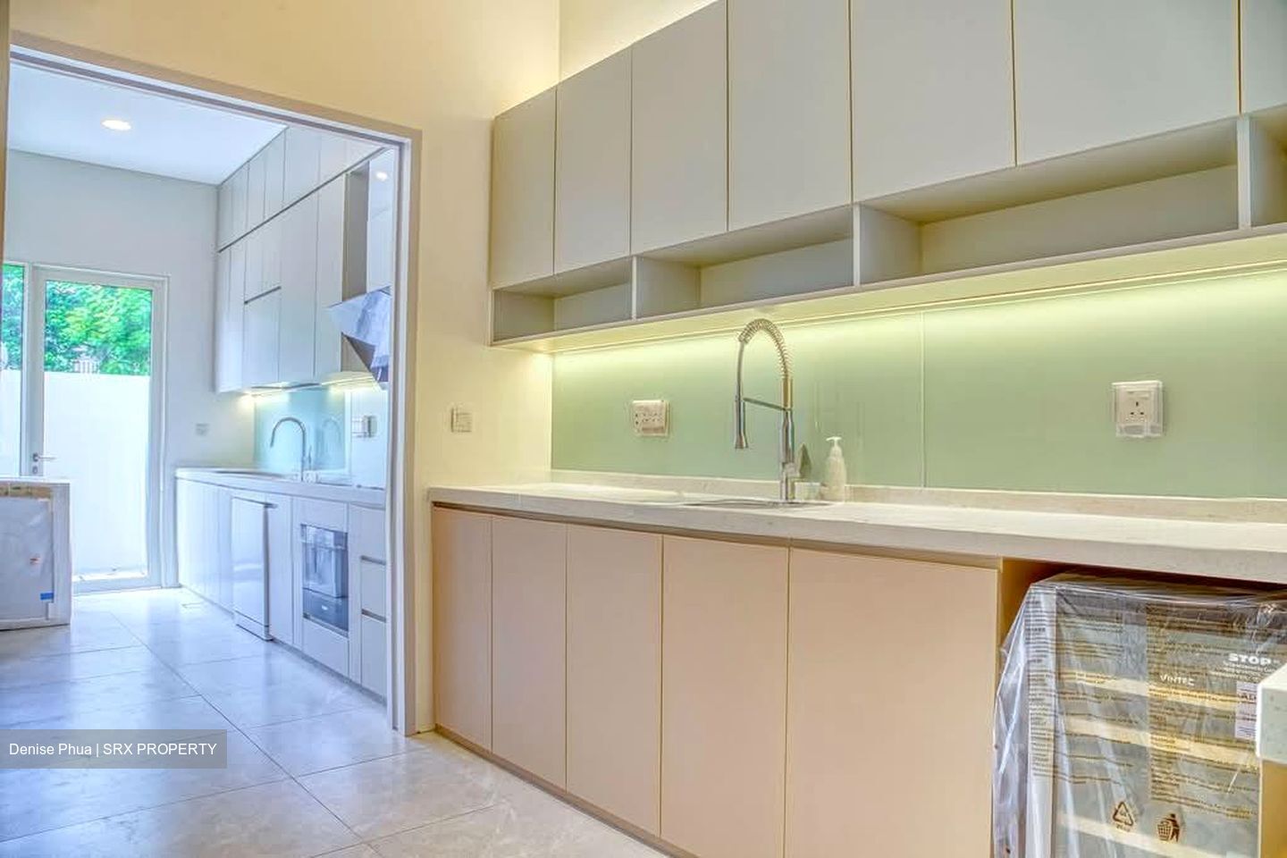 Opera Estate (D15), Terrace #530296371